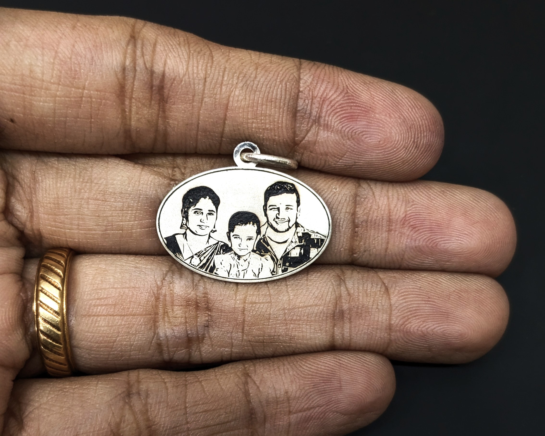 Oval Photo Pendant - Image 2